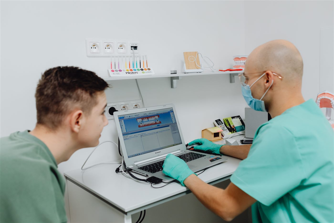 Cómo Elegir el Mejor Software Dental para tu Clínica en 2026
